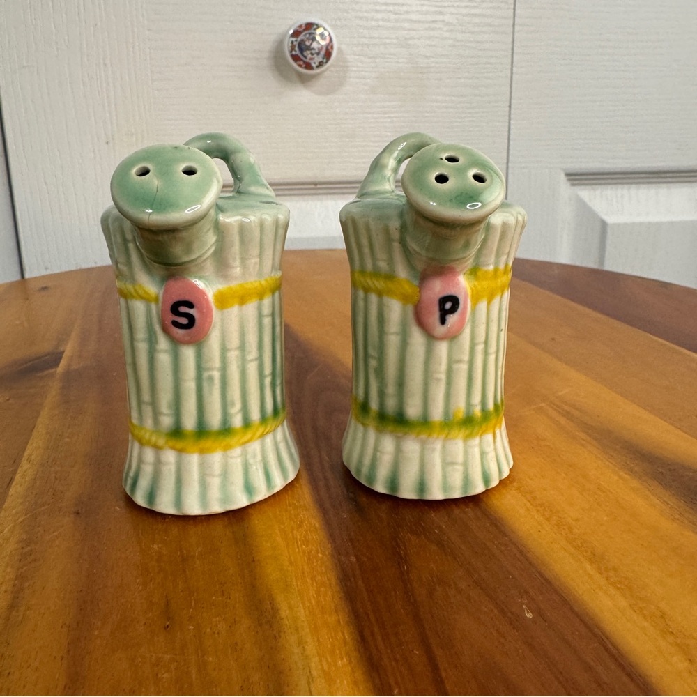 Vintage hay bale watering can salt and pepper shaker set